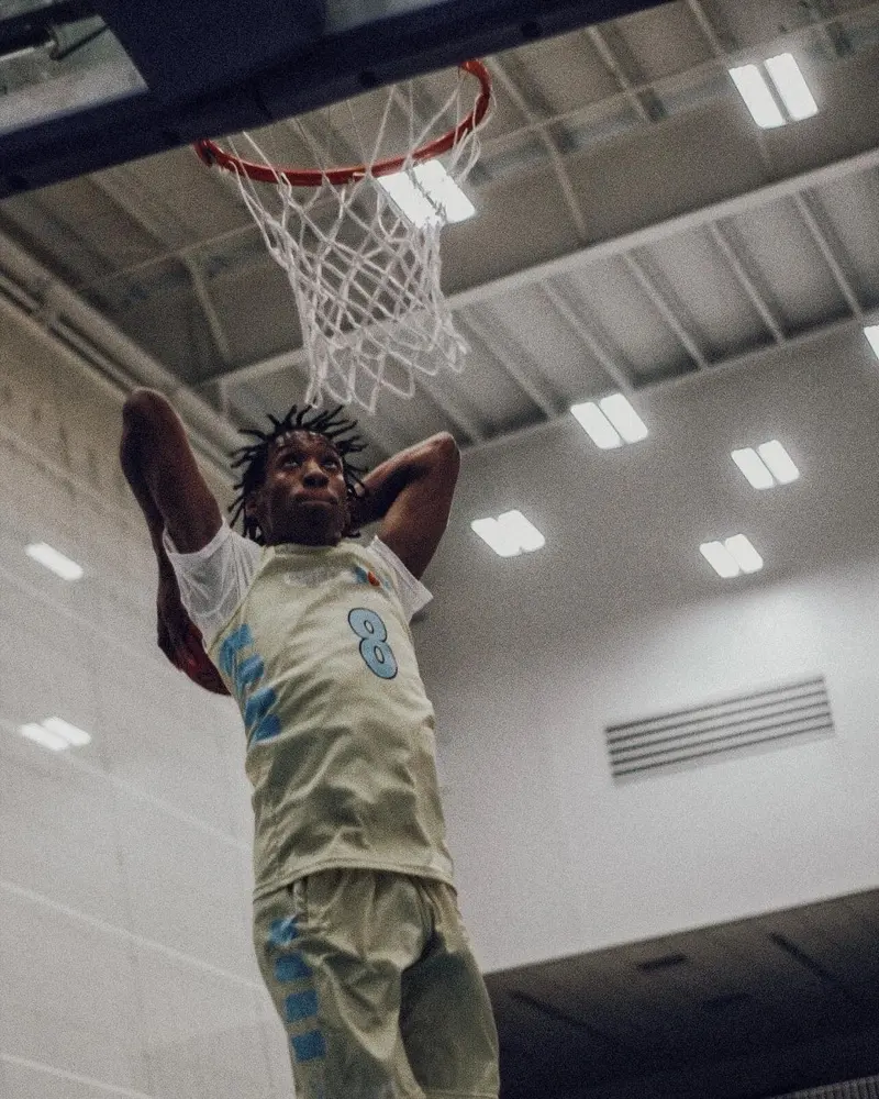 Player finishing at the rim